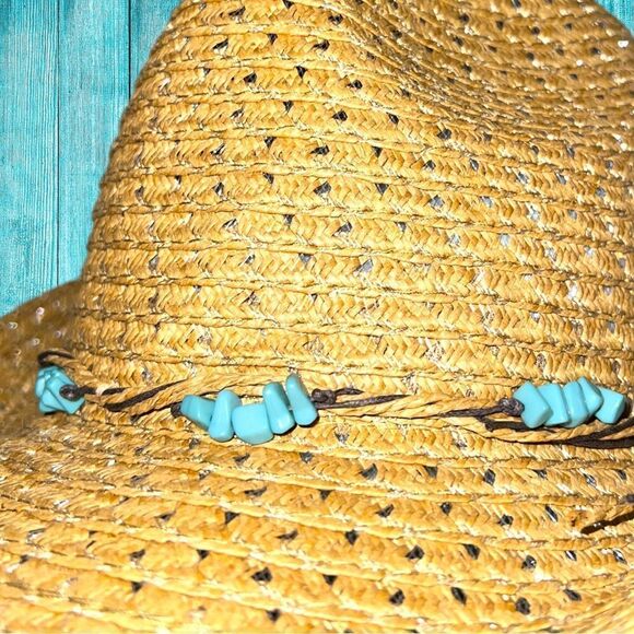 Cute straw fedora with turquoise beaded band! - Picture 4 of 8